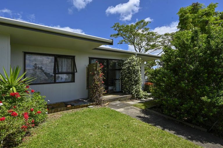 Photo of property in 1/3 Miro Street, Helensville, 0800