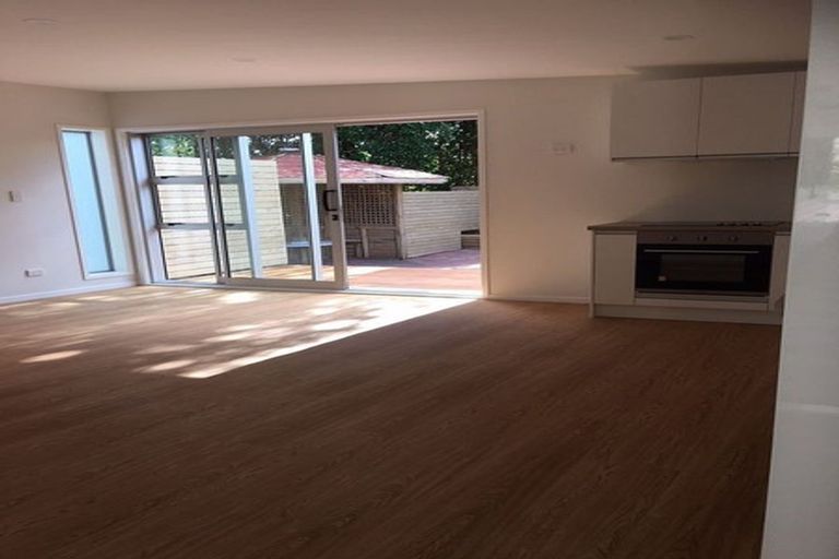 Photo of property in 15 Unsworth Drive, Unsworth Heights, Auckland, 0632