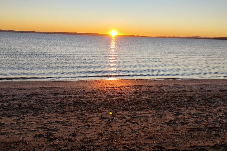 Photo of property in 20 The Esplanade, Eastern Beach, Auckland, 2012