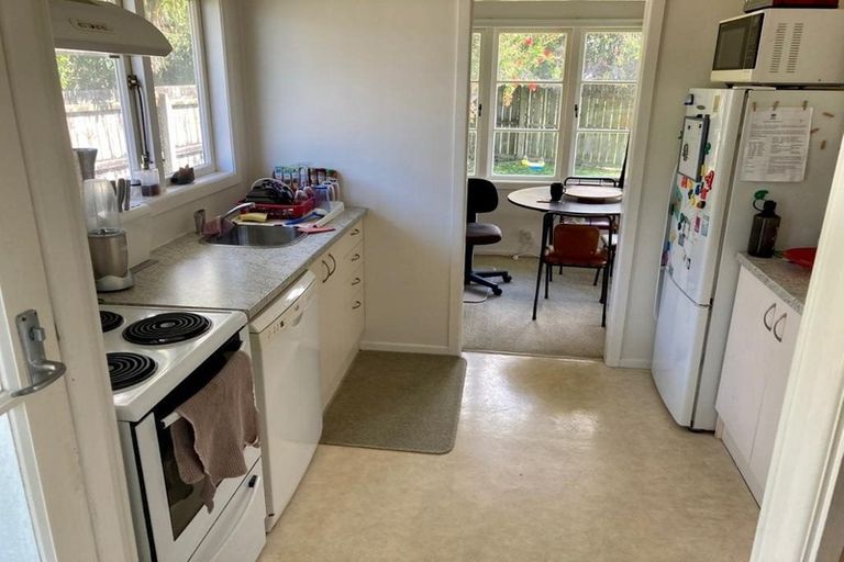 Photo of property in 93 Roberts Road, Te Atatu South, Auckland, 0610