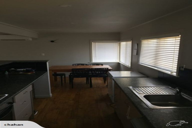Photo of property in 22 Saffron Street, Birkdale, Auckland, 0626