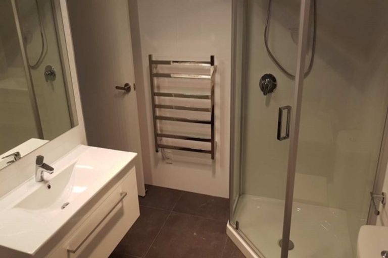 Photo of property in 117 Karepiro Drive, Stanmore Bay, Whangaparaoa, 0932