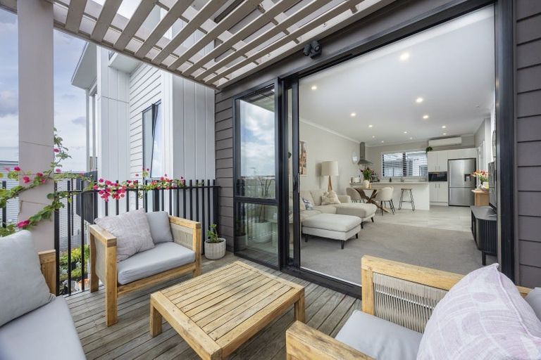 Photo of property in 17 Malcolm Calder Road, Hobsonville, Auckland, 0616