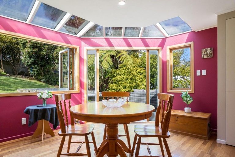 Photo of property in 10 Huntingdon Street, Northland, Wellington, 6012