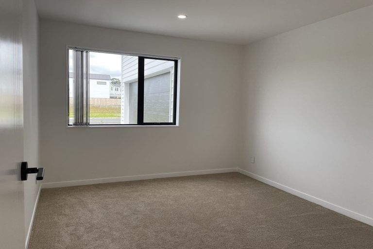 Photo of property in 40 Taikura Avenue, Red Beach, 0932