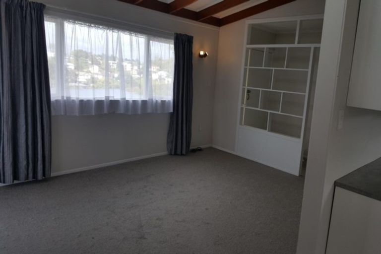 Photo of property in 59 Totaravale Drive, Totara Vale, Auckland, 0629