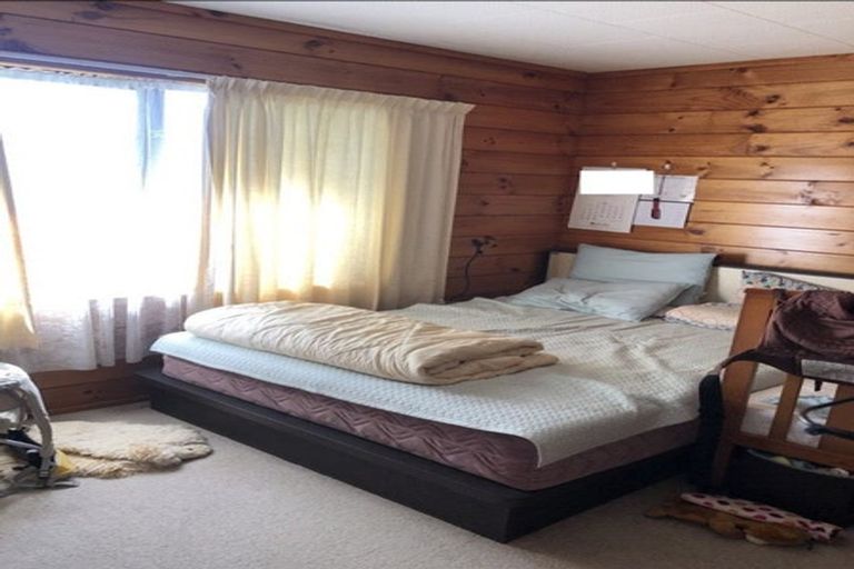 Photo of property in 2a Lauderdale Road, Birkdale, Auckland, 0626