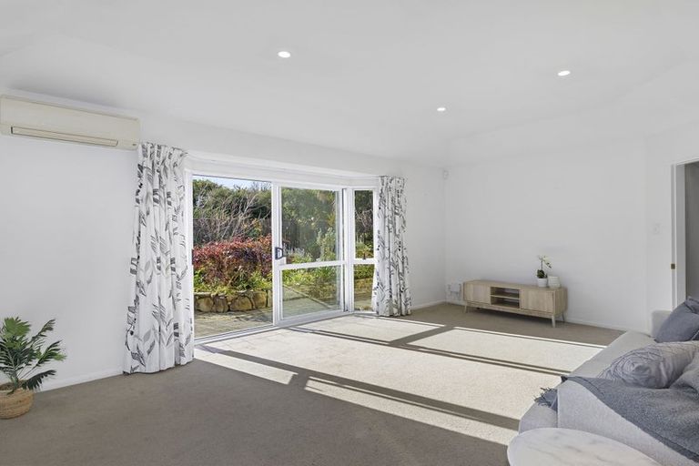 Photo of property in 18 Millwood Place, Silverstream, Upper Hutt, 5019