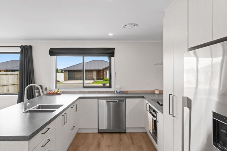 Photo of property in 17 Dalwood Crescent, Rolleston, 7614