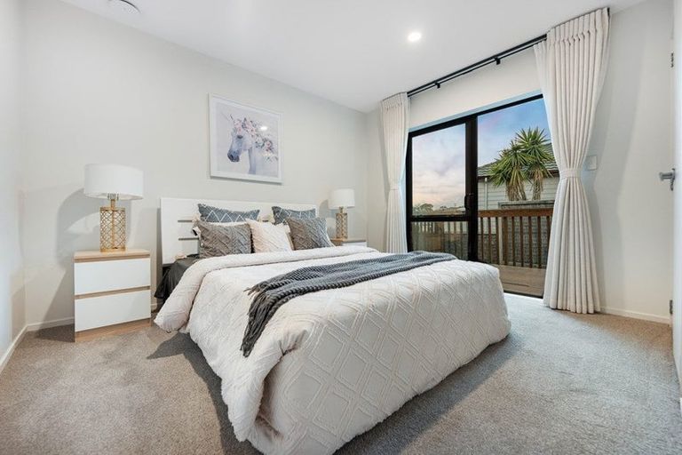 Photo of property in 2 Greville Road, Pinehill, Auckland, 0630