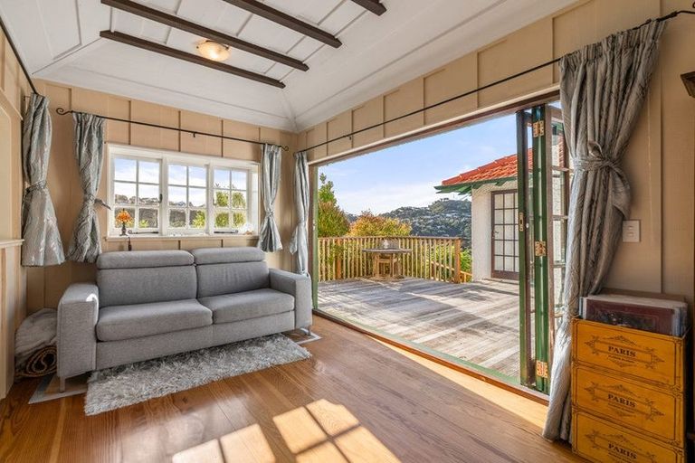 Photo of property in 23 Saint Michaels Crescent, Kelburn, Wellington, 6012