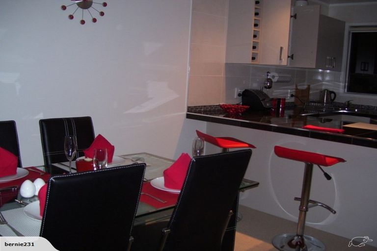 Photo of property in 2/10 Raewyn Place, Pakuranga, Auckland, 2010