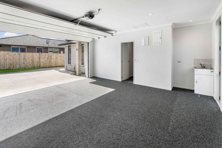 Photo of property in 15 Pyne Crescent, Pokeno, 2402