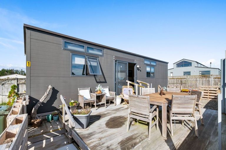 Photo of property in 1 Sandown Avenue, Himatangi Beach, Foxton, 4891