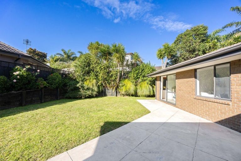 Photo of property in 33 Admirals Court Drive, Greenhithe, Auckland, 0632