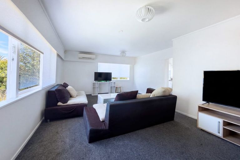 Photo of property in 13 Hellyers Street, Birkdale, Auckland, 0626