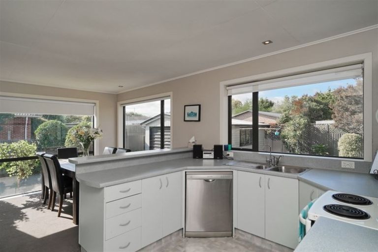 Photo of property in 15 Lascelles Street, Saint Martins, Christchurch, 8022