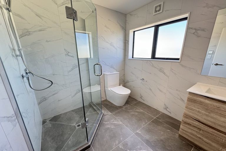 Photo of property in 22d Toru Street, Te Atatu Peninsula, Auckland, 0610