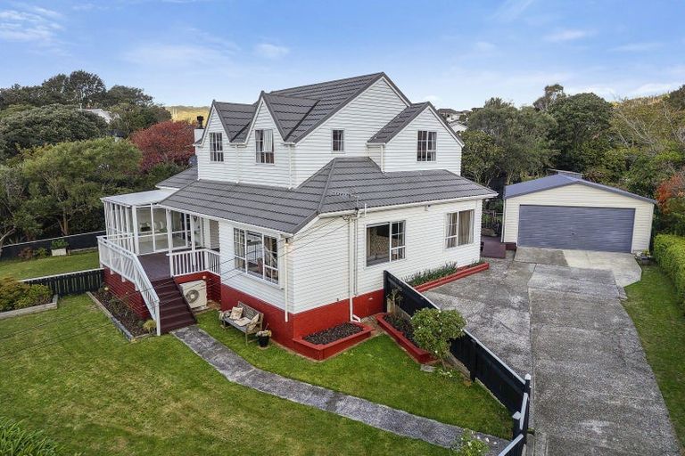 Photo of property in 53 The Drive, Tawa, Wellington, 5028