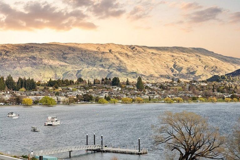 Photo of property in 137 Lakeside Road, Wanaka, 9305