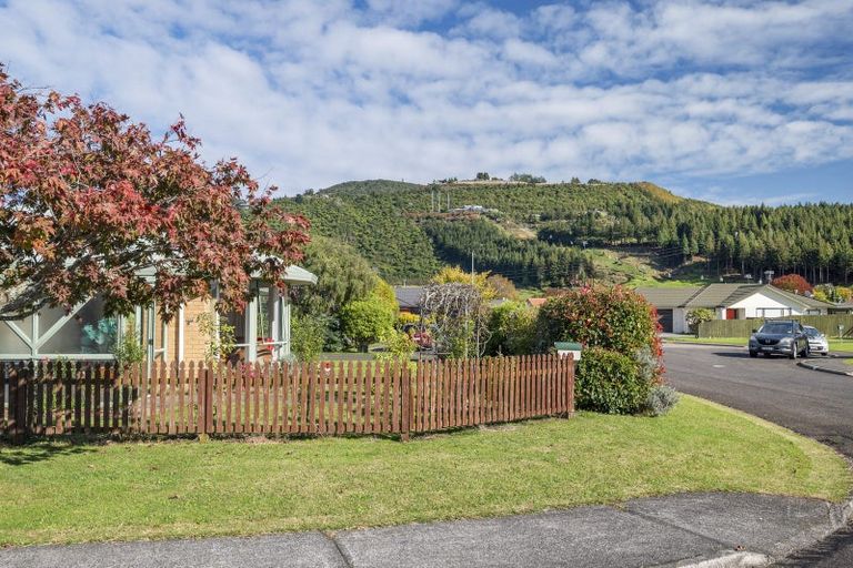 Photo of property in 2 Ashmore Place, Fairy Springs, Rotorua, 3015
