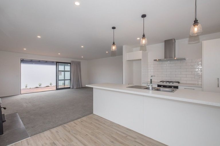 Photo of property in 6 Kapuka Lane, Wanaka, 9305