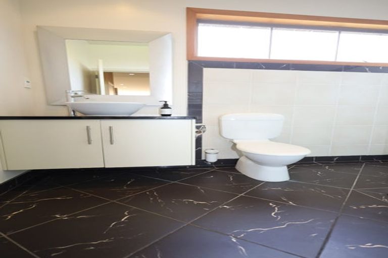 Photo of property in 30 Karaka Road, Otumoetai, Tauranga, 3110