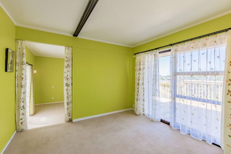 Photo of property in 5 Noeleen Street, Glenfield, Auckland, 0629