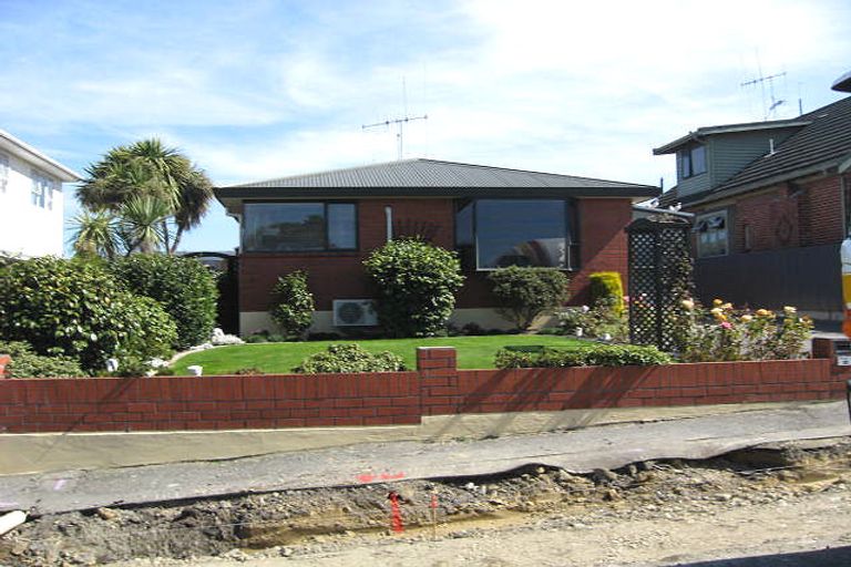 Photo of property in 2/15 Livingstone Street, West End, Timaru, 7910