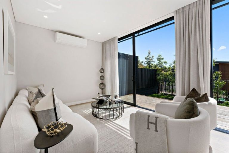 Photo of property in 21a Arahia Street, Northcote, Auckland, 0627