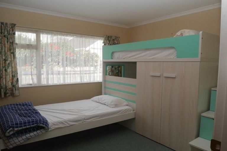 Photo of property in 9 Greenaway Road, Waikanae, 5036