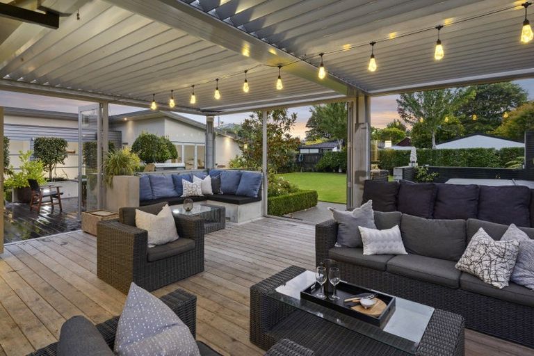 Photo of property in 1 Westall Lane, Avonhead, Christchurch, 8042