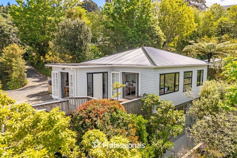 Photo of property in 24 Miromiro Road, Normandale, Lower Hutt, 5010