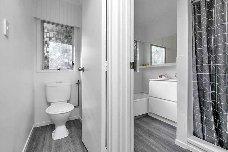 Photo of property in 5 Caram Place, Birkenhead, Auckland, 0626