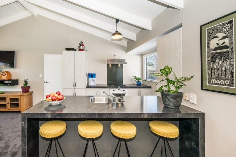 Photo of property in 11 Sunburst Court, Paraparaumu Beach, Paraparaumu, 5032