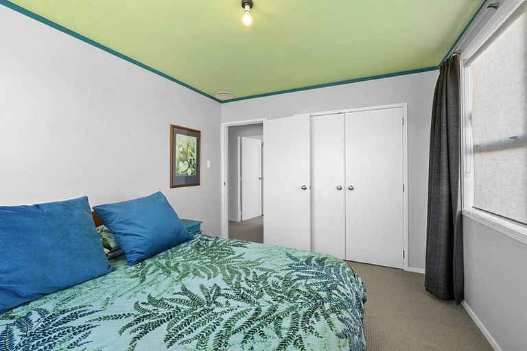 Photo of property in 4 Kelvin Place, Westown, New Plymouth, 4310
