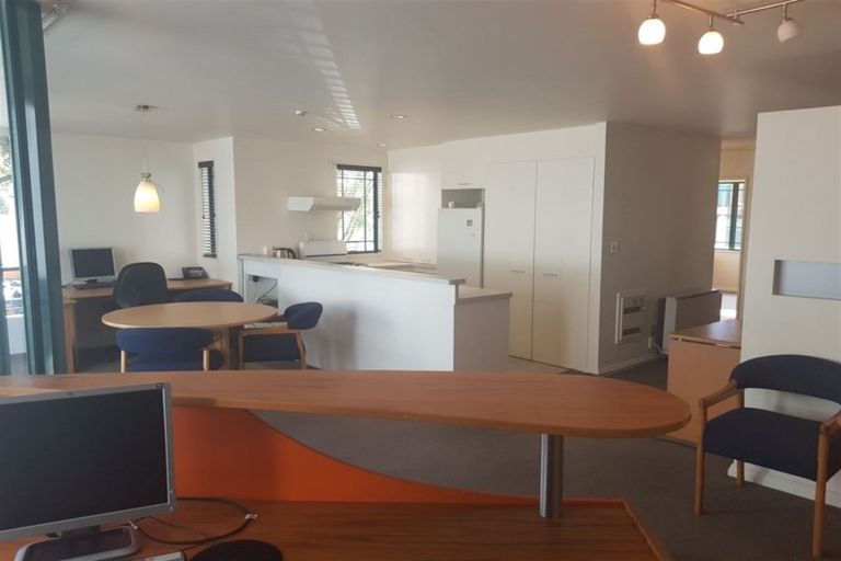 Photo of property in Regent Courts, 12/75 Gloucester Street, Christchurch Central, Christchurch, 8013