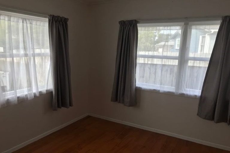 Photo of property in 1/20 O'donn Avenue, Beach Haven, Auckland, 0626