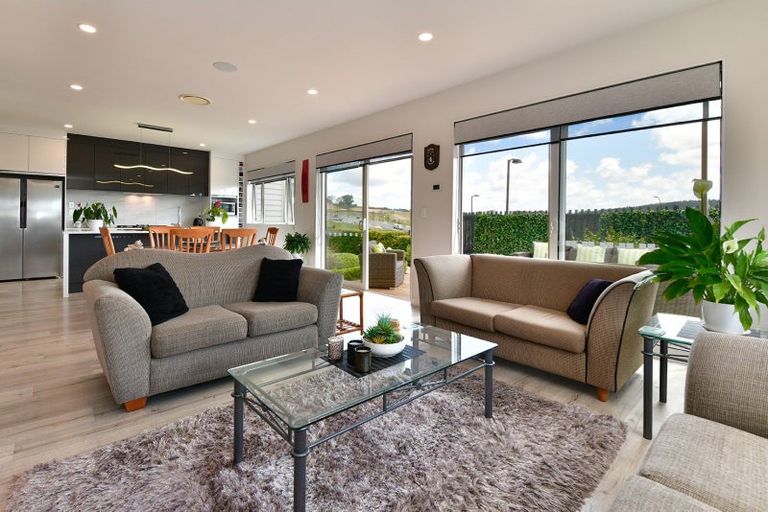 Photo of property in 19 Maka Terrace, Orewa, 0931