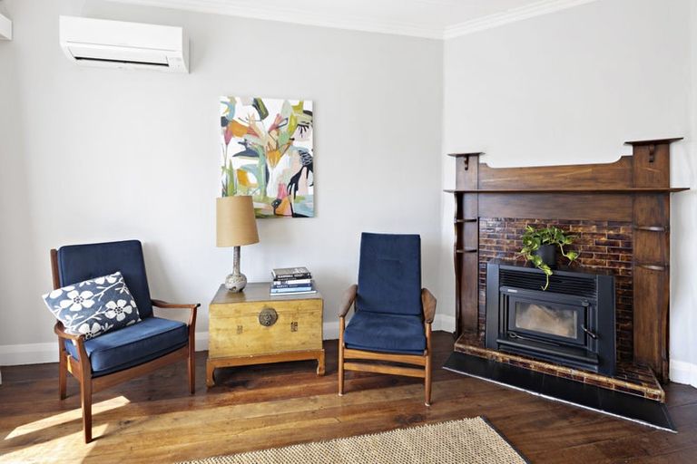 Photo of property in 32 Mills Road, Brooklyn, Wellington, 6021