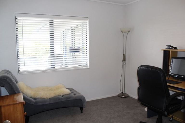 Photo of property in 16 Ridgeway Drive, Te Kamo, Whangarei, 0112