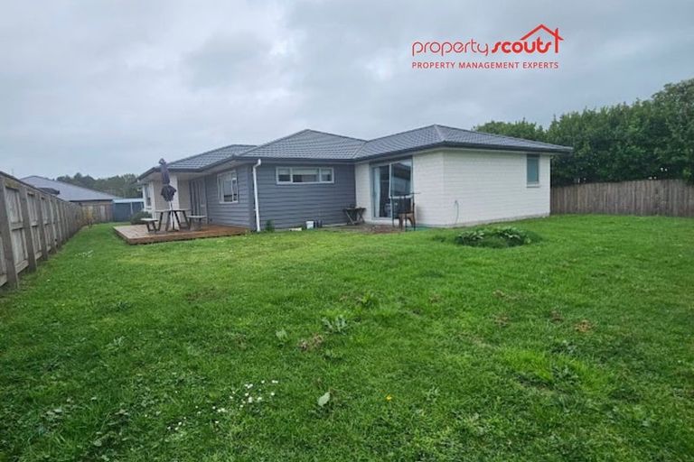 Photo of property in 12 Kingi Te Ahoaho Place, Otaki, 5512