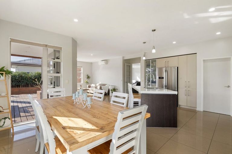 Photo of property in 4 Laurel Oak Drive, Schnapper Rock, Auckland, 0632