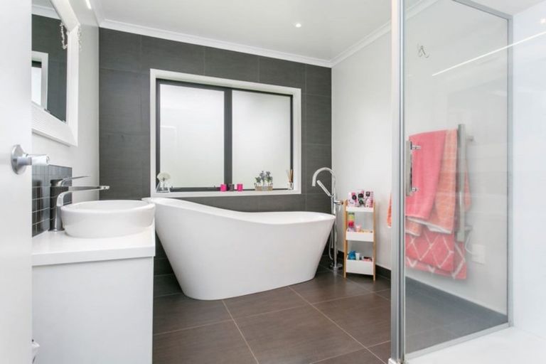 Photo of property in 125 Saint Kilda Road, Cambridge, 3434