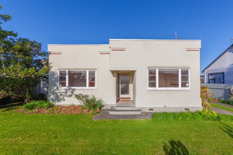 Photo of property in 30 Anzac Avenue, Onekawa, Napier, 4110