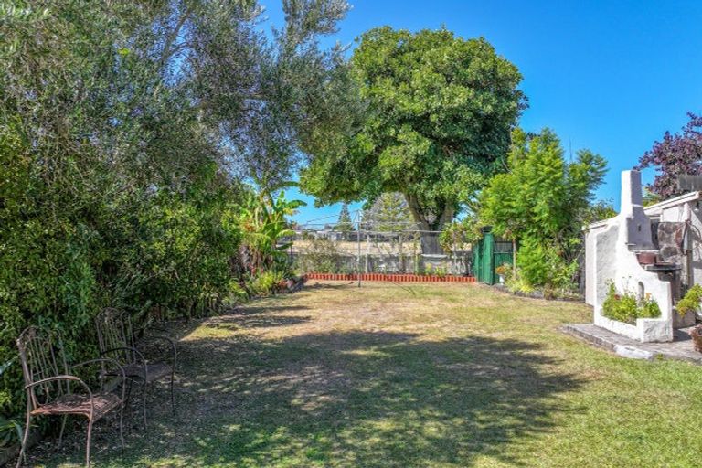 Photo of property in 120 Kiwi Road, Whangamata, 3620