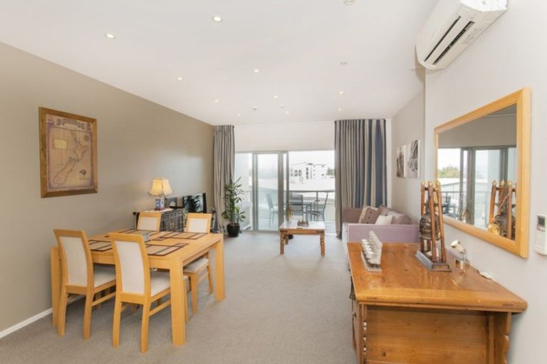 Photo of property in Marina View Apartments, 302/4 Reads Quay, Gisborne, 4010