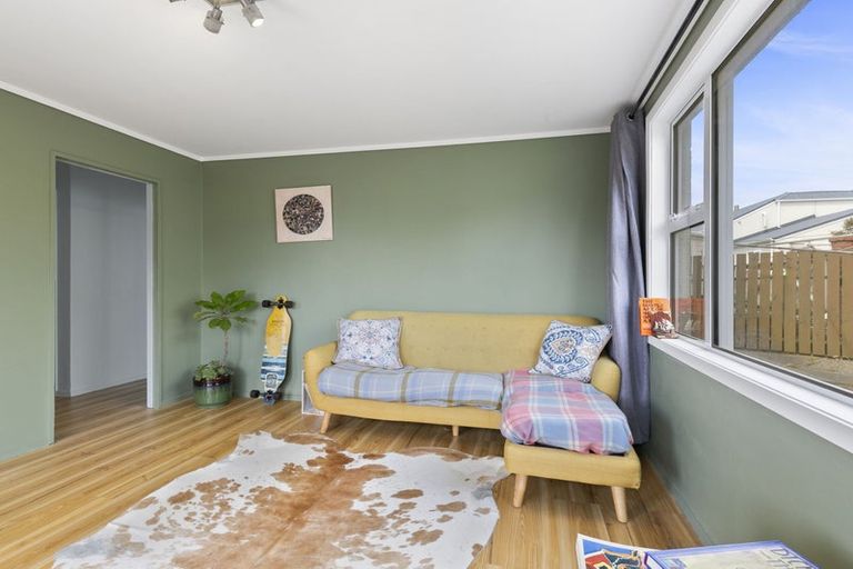 Photo of property in 102u1 Lyall Parade, Lyall Bay, Wellington, 6022