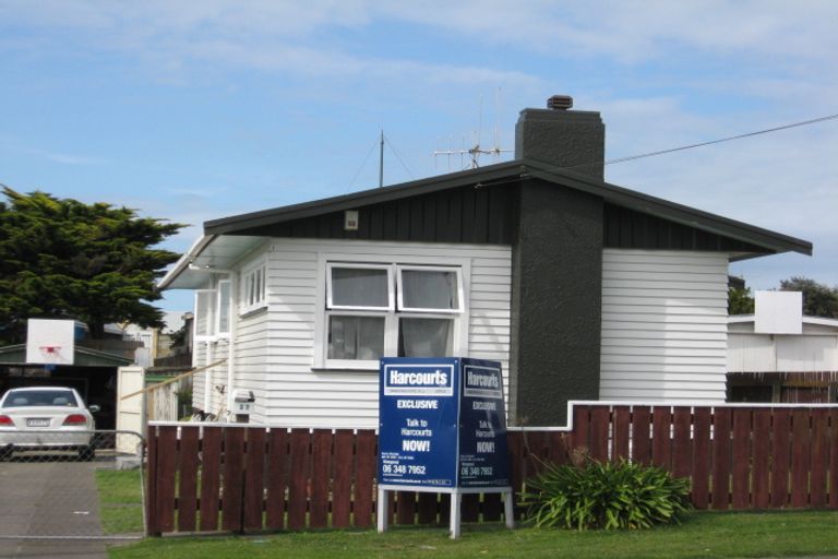 Photo of property in 27 Lee Street, Castlecliff, Whanganui, 4501