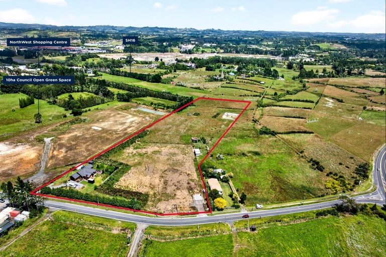 Photo of property in 96a Trig Road, Whenuapai, Auckland, 0618